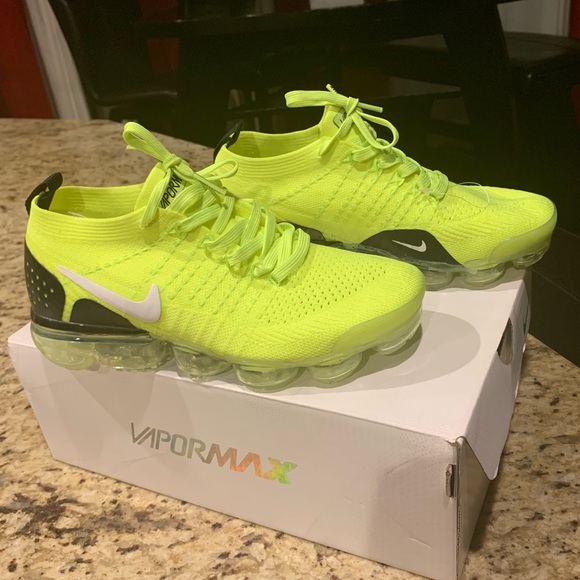 neon yellow vapormax